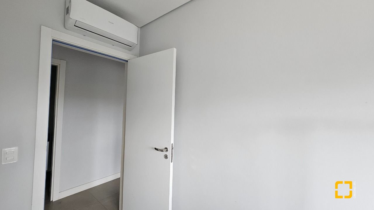 Apartamento com 82m², 4 quartos (sendo 1 suíte), 1 garagem, no bairro Canasvieiras em Florianópolis