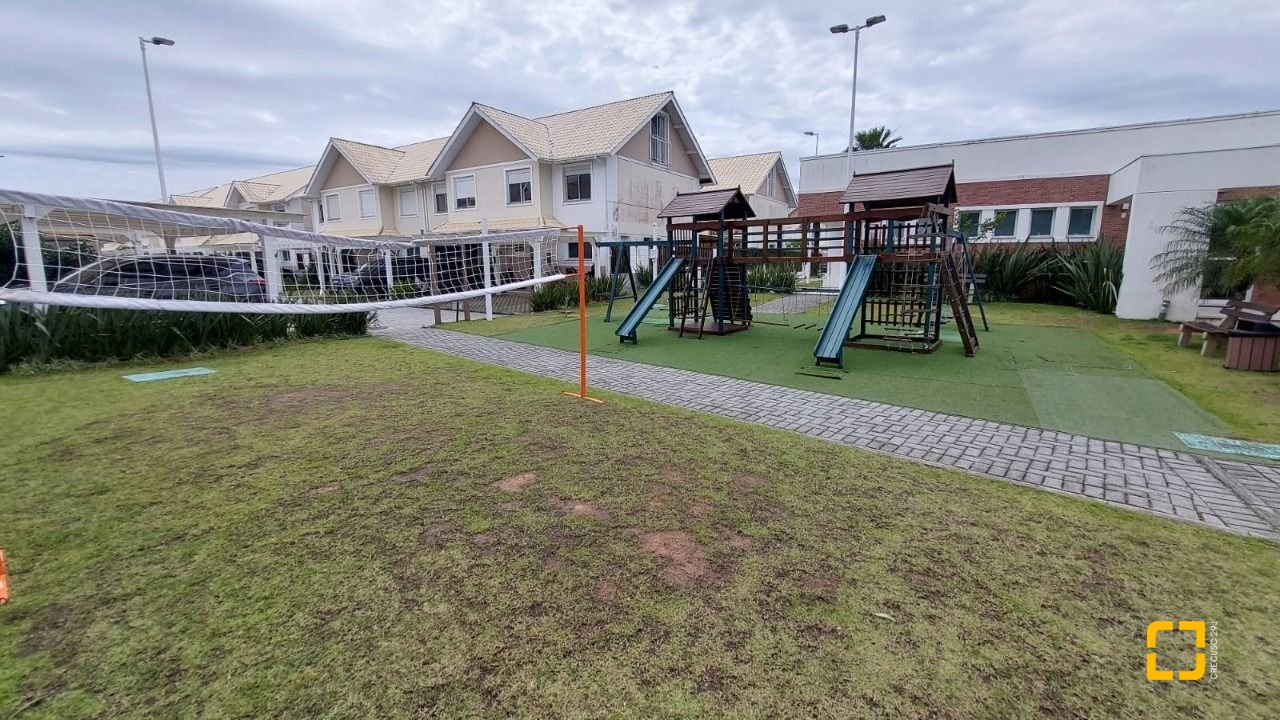 Casa de Condomínio com 95m², 4 quartos (sendo 1 suíte), 2 garagens, no bairro Morro das Pedras em Florianópolis