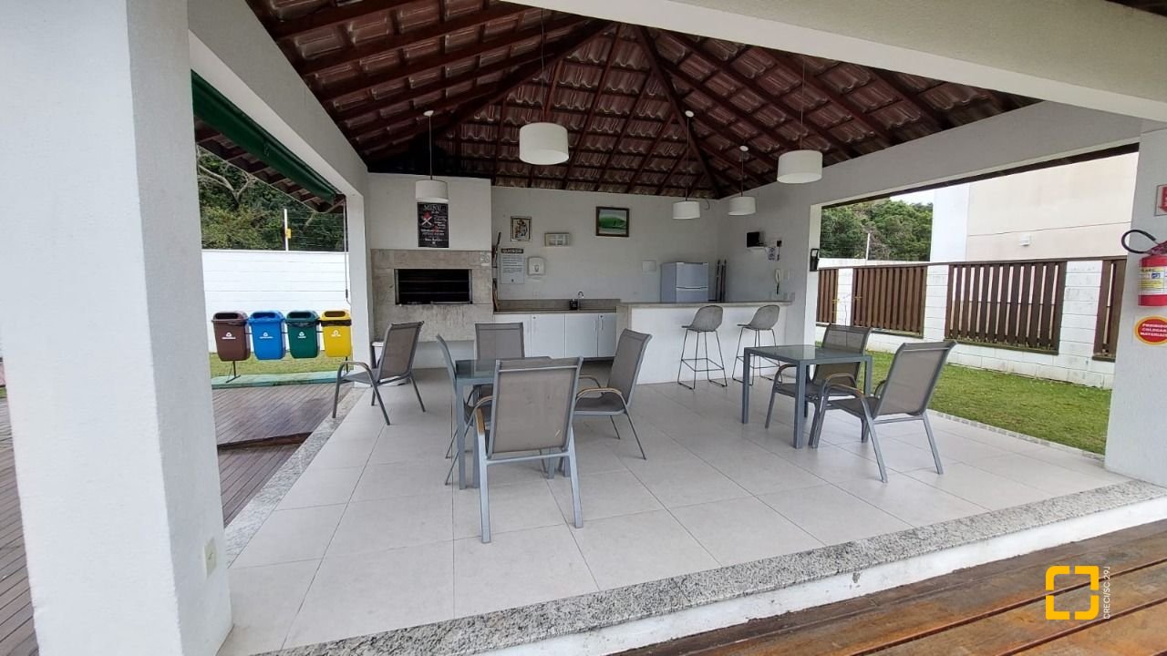 Casa de Condomínio com 95m², 4 quartos (sendo 1 suíte), 2 garagens, no bairro Morro das Pedras em Florianópolis