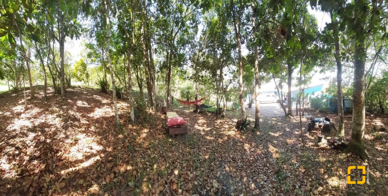 Sítio com 100m², 3 quartos (sendo 1 suíte), 2 garagens, no bairro Vargem Pequena em Florianópolis