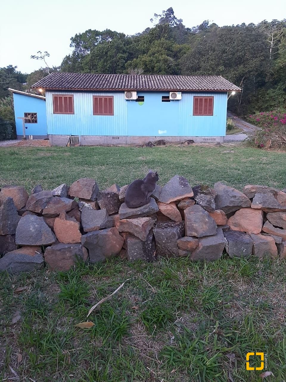 Sítio com 100m², 3 quartos (sendo 1 suíte), 2 garagens, no bairro Vargem Pequena em Florianópolis