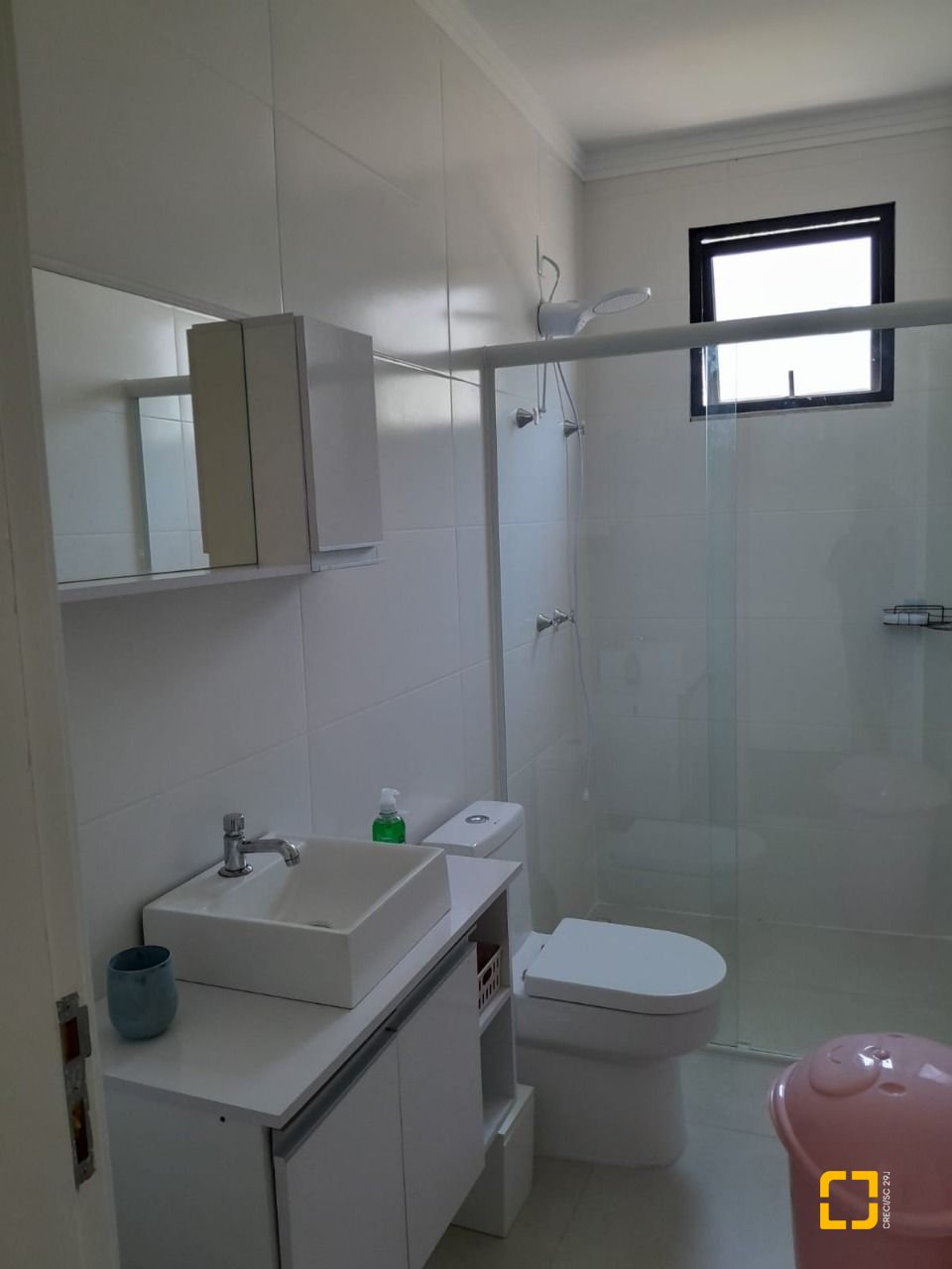 Casa de Condomínio com 288m², 8 quartos (sendo 4 suítes), 4 garagens, no bairro Cachoeira do Bom Jesus em Florianópolis