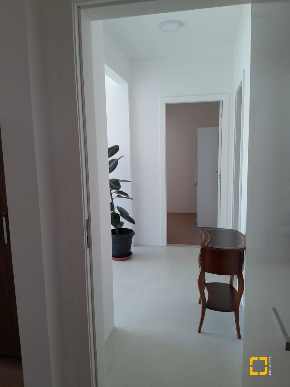 Casa de Condomínio com 288m², 8 quartos (sendo 4 suítes), 4 garagens, no bairro Cachoeira do Bom Jesus em Florianópolis