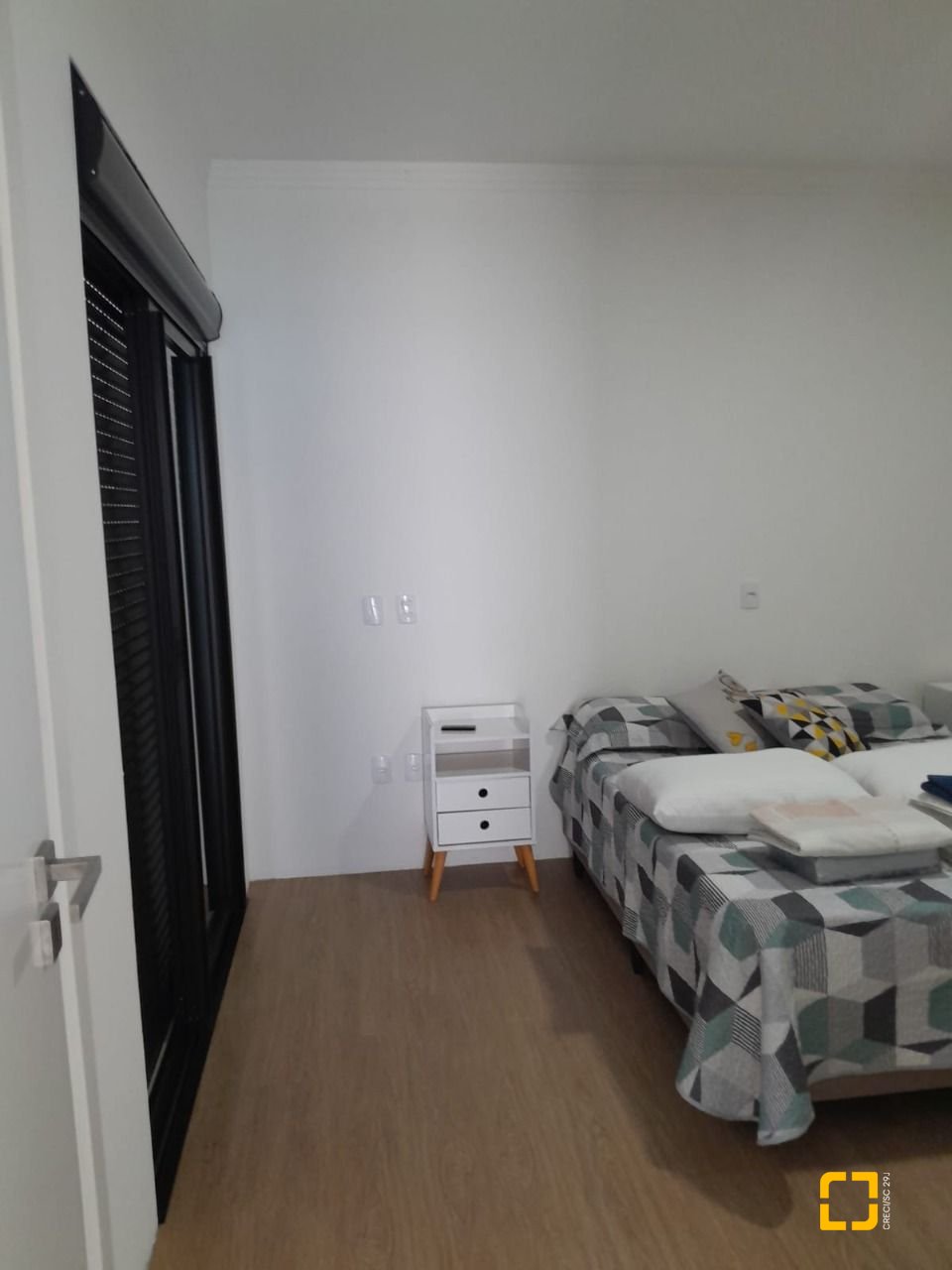 Casa de Condomínio com 288m², 8 quartos (sendo 4 suítes), 4 garagens, no bairro Cachoeira do Bom Jesus em Florianópolis