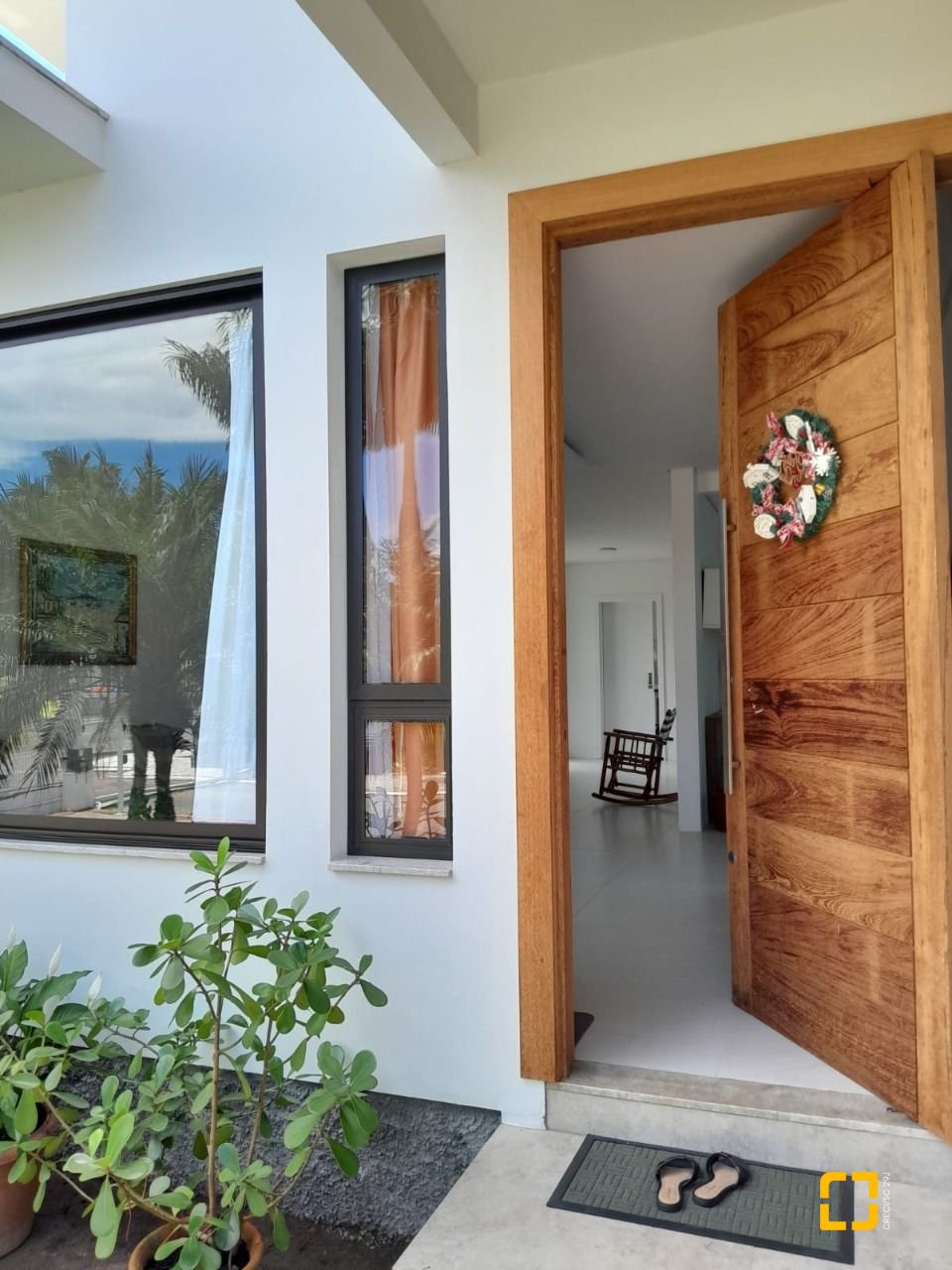 Casa de Condomínio com 288m², 8 quartos (sendo 4 suítes), 4 garagens, no bairro Cachoeira do Bom Jesus em Florianópolis