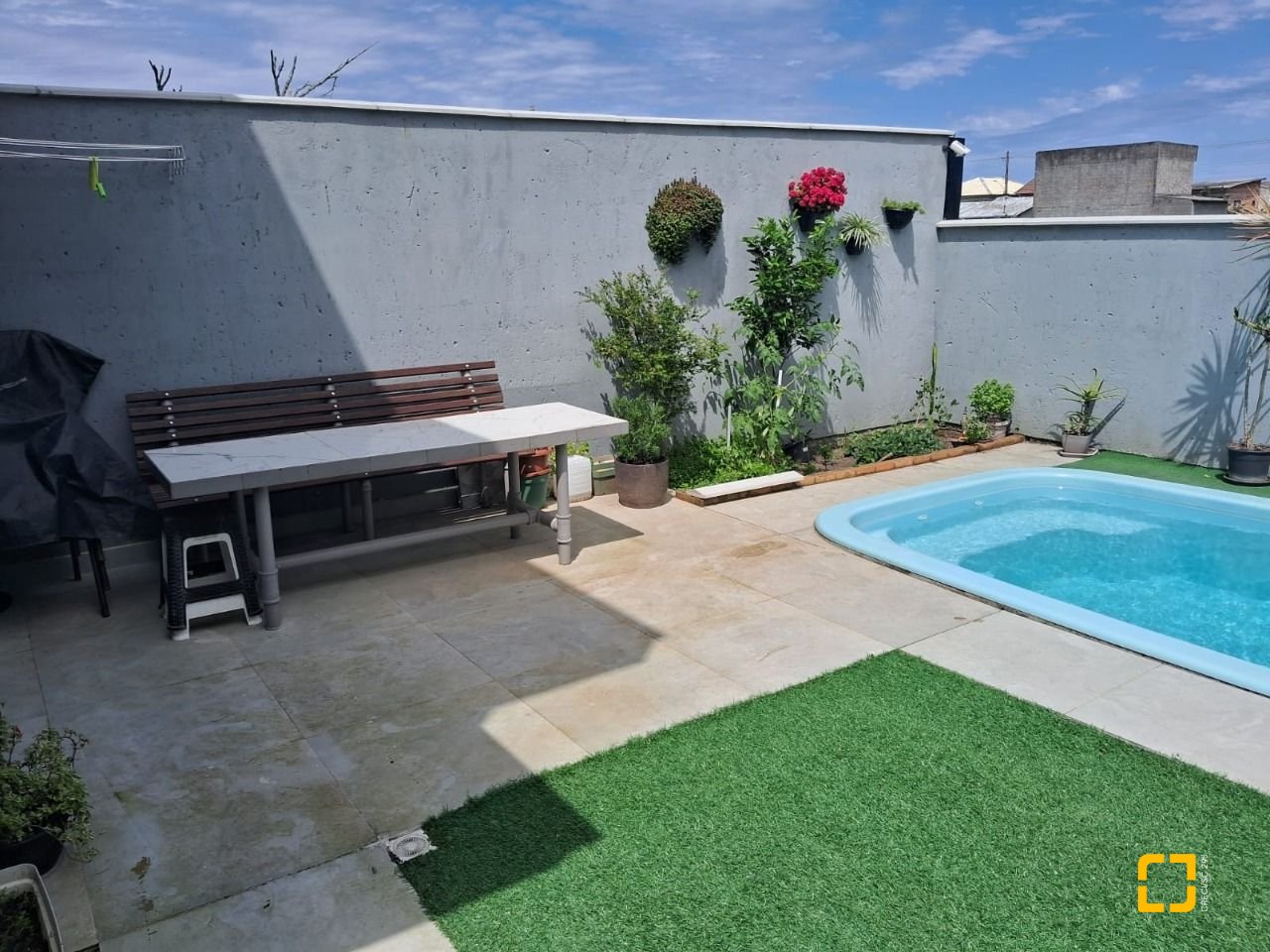 Casa com 88m², 4 quartos (sendo 2 suítes), 1 garagem, no bairro Rio Vermelho em Florianópolis