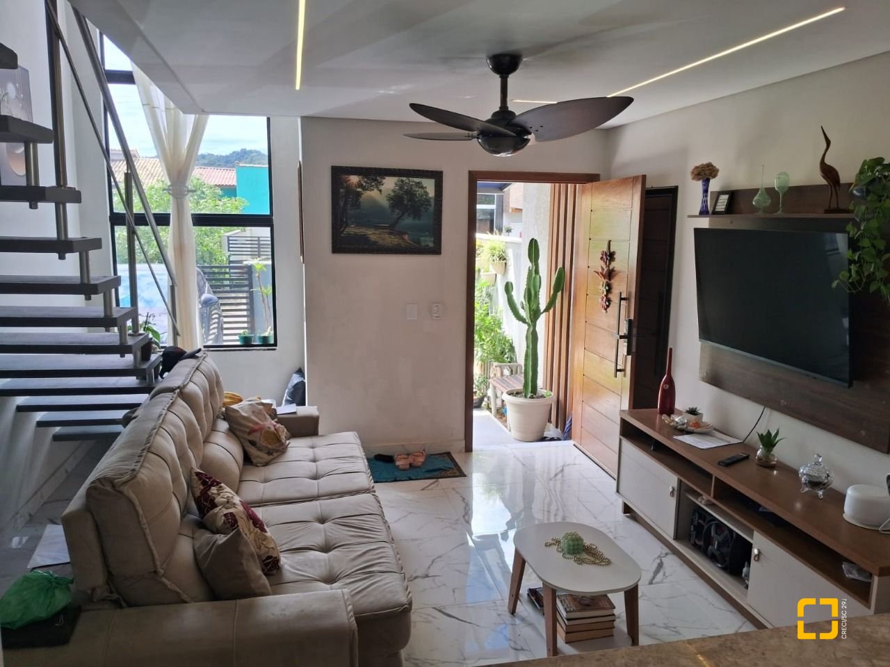 Casa com 88m², 4 quartos (sendo 2 suítes), 1 garagem, no bairro Rio Vermelho em Florianópolis