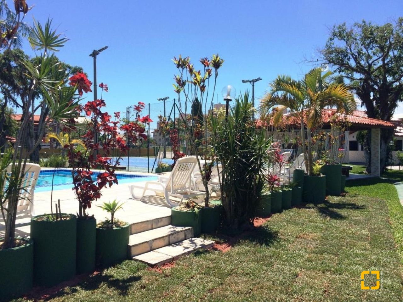 Casa com 54m², 1 quarto, 1 garagem, no bairro Cachoeira do Bom Jesus em Florianópolis