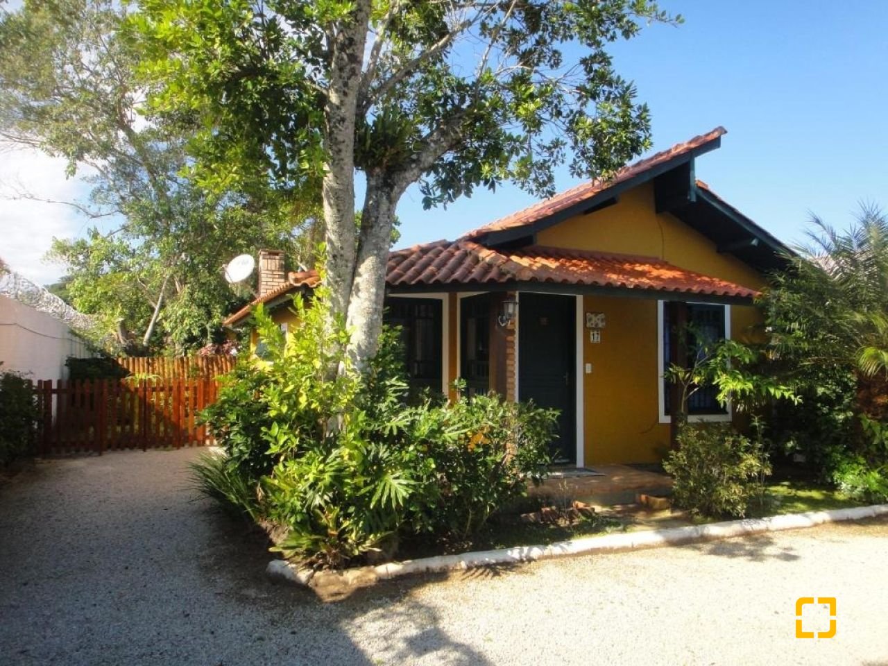 Casa com 54m², 1 quarto, 1 garagem, no bairro Cachoeira do Bom Jesus em Florianópolis