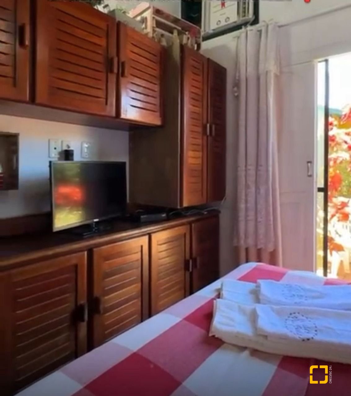 Casa com 54m², 1 quarto, 1 garagem, no bairro Cachoeira do Bom Jesus em Florianópolis
