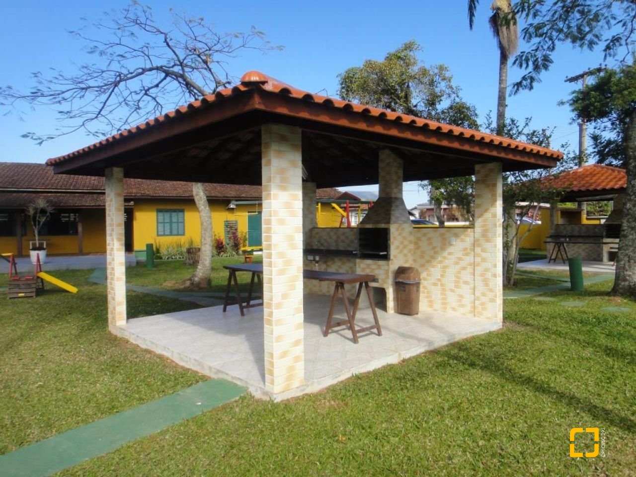 Casa com 54m², 1 quarto, 1 garagem, no bairro Cachoeira do Bom Jesus em Florianópolis