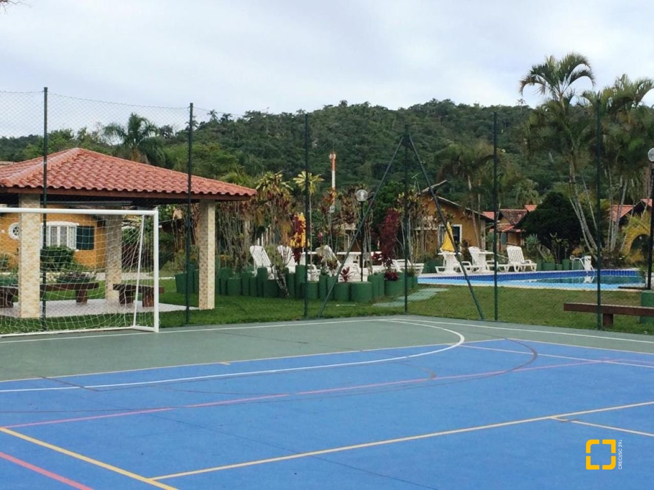 Casa com 54m², 1 quarto, 1 garagem, no bairro Cachoeira do Bom Jesus em Florianópolis