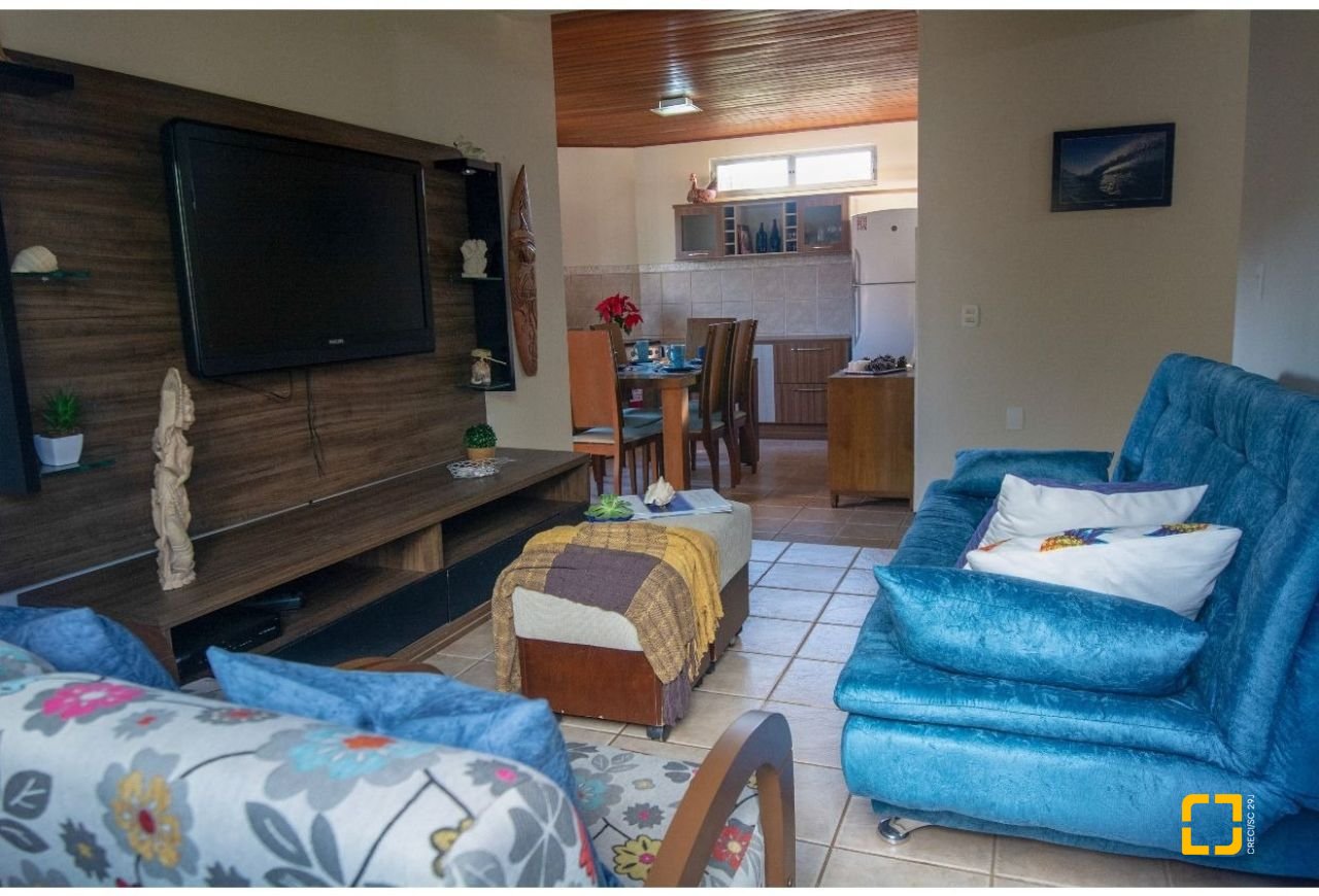 Casa com 180m², 5 quartos (sendo 1 suíte), 4 garagens, no bairro Campeche em Florianópolis