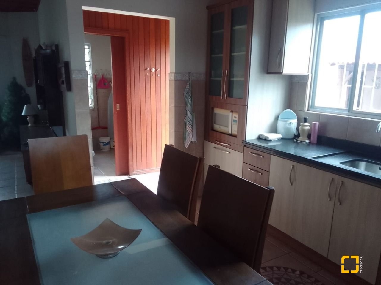 Casa com 180m², 5 quartos (sendo 1 suíte), 4 garagens, no bairro Campeche em Florianópolis