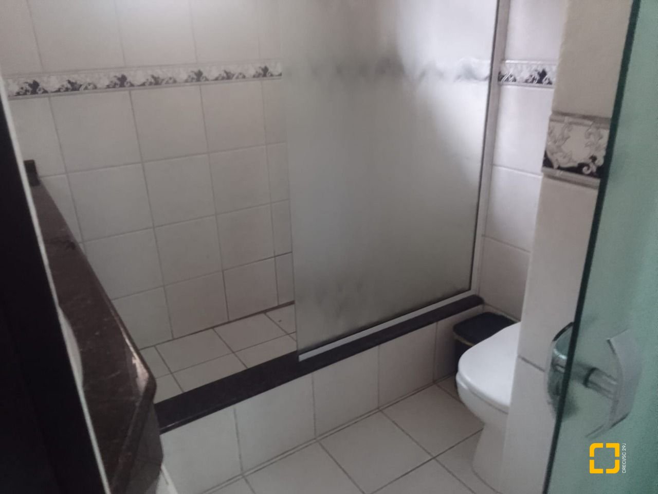 Casa com 180m², 5 quartos (sendo 1 suíte), 4 garagens, no bairro Campeche em Florianópolis