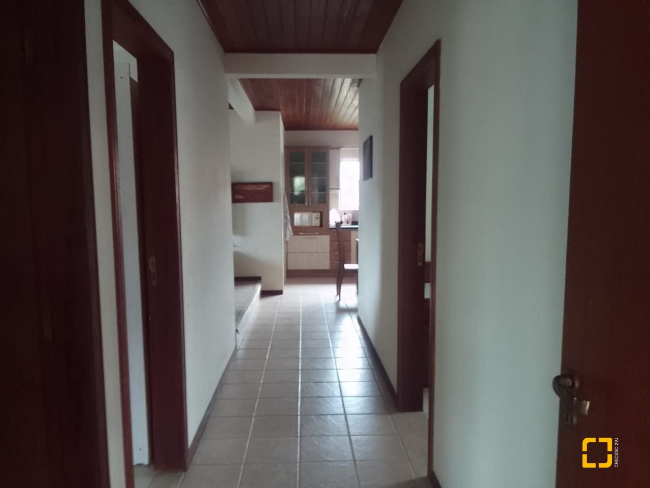 Casa com 180m², 5 quartos (sendo 1 suíte), 4 garagens, no bairro Campeche em Florianópolis