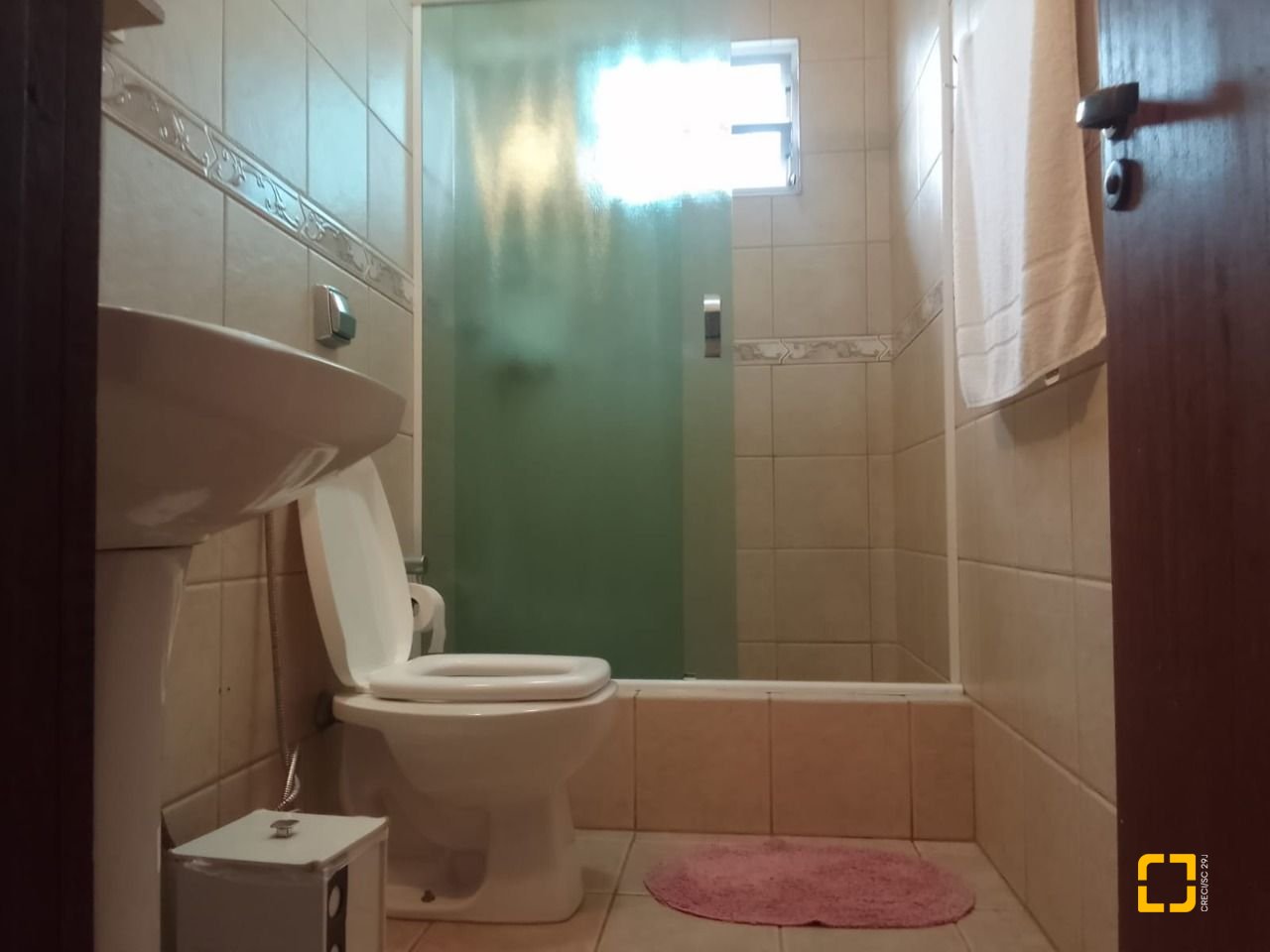 Casa com 180m², 5 quartos (sendo 1 suíte), 4 garagens, no bairro Campeche em Florianópolis