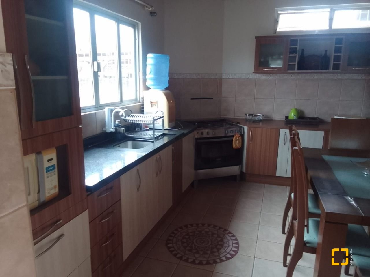 Casa com 180m², 5 quartos (sendo 1 suíte), 4 garagens, no bairro Campeche em Florianópolis