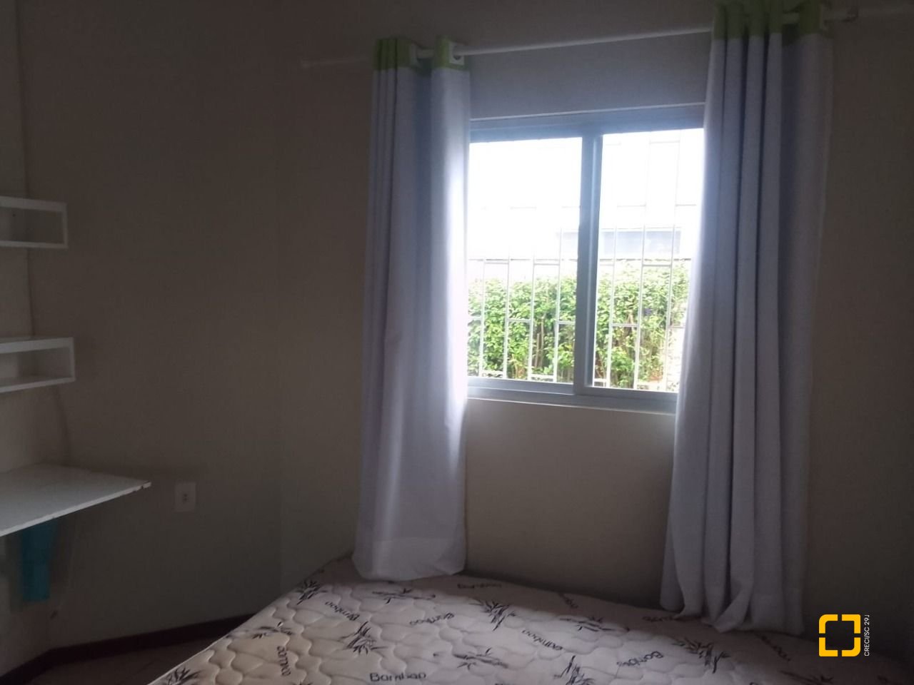 Casa com 180m², 5 quartos (sendo 1 suíte), 4 garagens, no bairro Campeche em Florianópolis