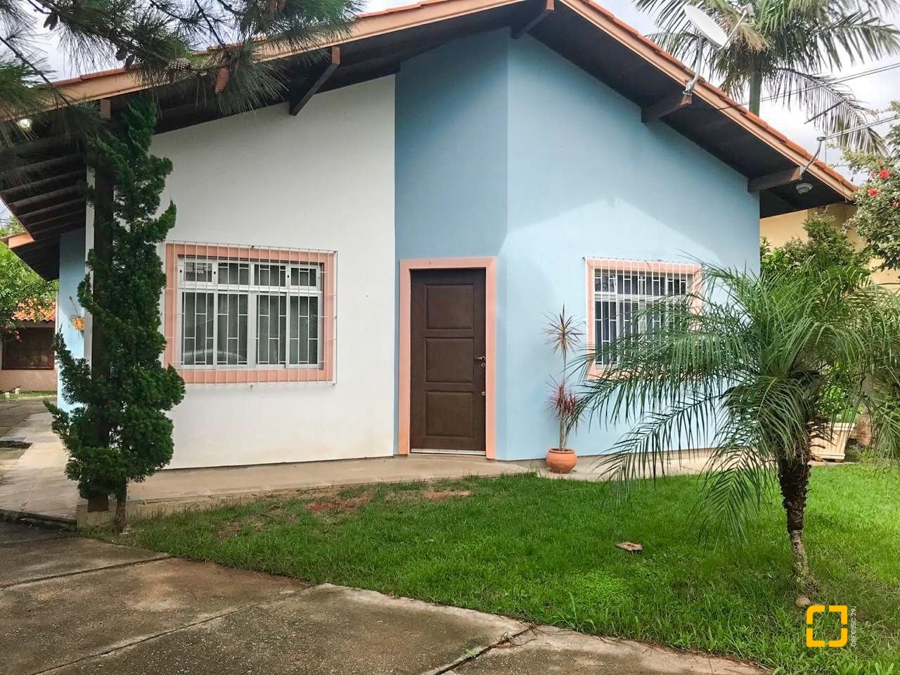 Casa com 180m², 5 quartos (sendo 1 suíte), 4 garagens, no bairro Campeche em Florianópolis