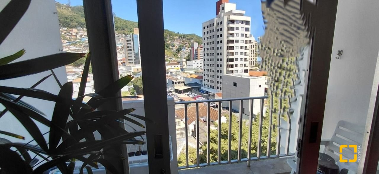 Apartamento com 91m², 2 quartos, no bairro Centro em Florianópolis
