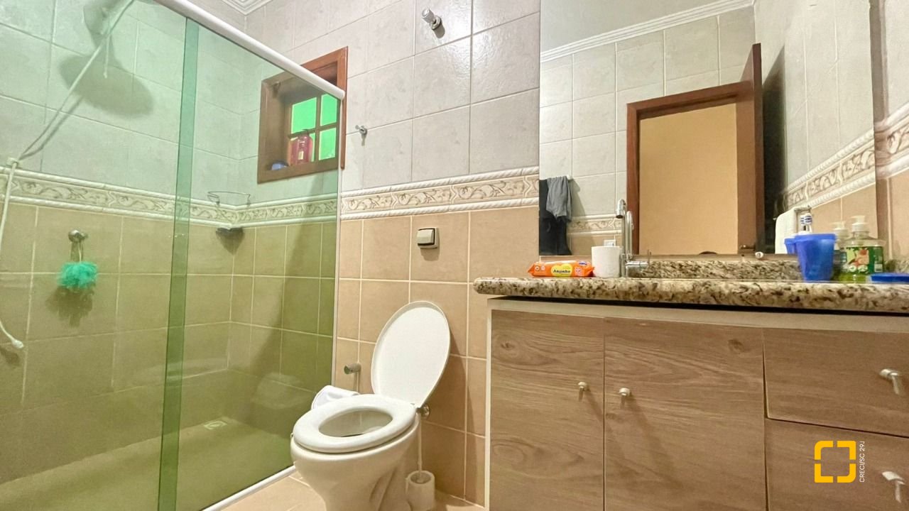 Casa com 340m², 4 quartos (sendo 1 suíte), 3 garagens, no bairro Ingleses em Florianópolis