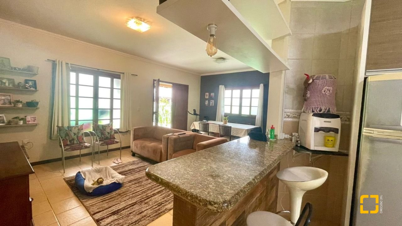Casa com 340m², 4 quartos (sendo 1 suíte), 3 garagens, no bairro Ingleses em Florianópolis