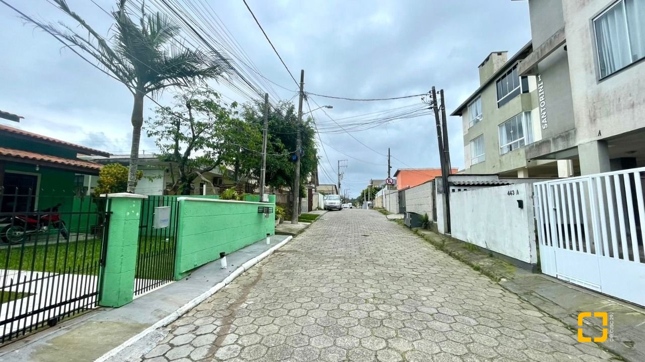 Casa com 340m², 4 quartos (sendo 1 suíte), 3 garagens, no bairro Ingleses em Florianópolis