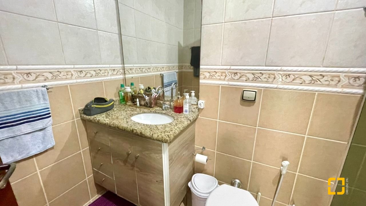 Casa com 340m², 4 quartos (sendo 1 suíte), 3 garagens, no bairro Ingleses em Florianópolis