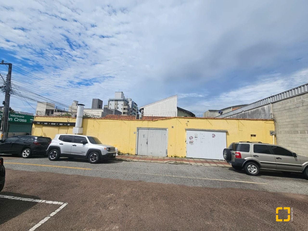 Casa com 238m², no bairro Kobrasol em São José