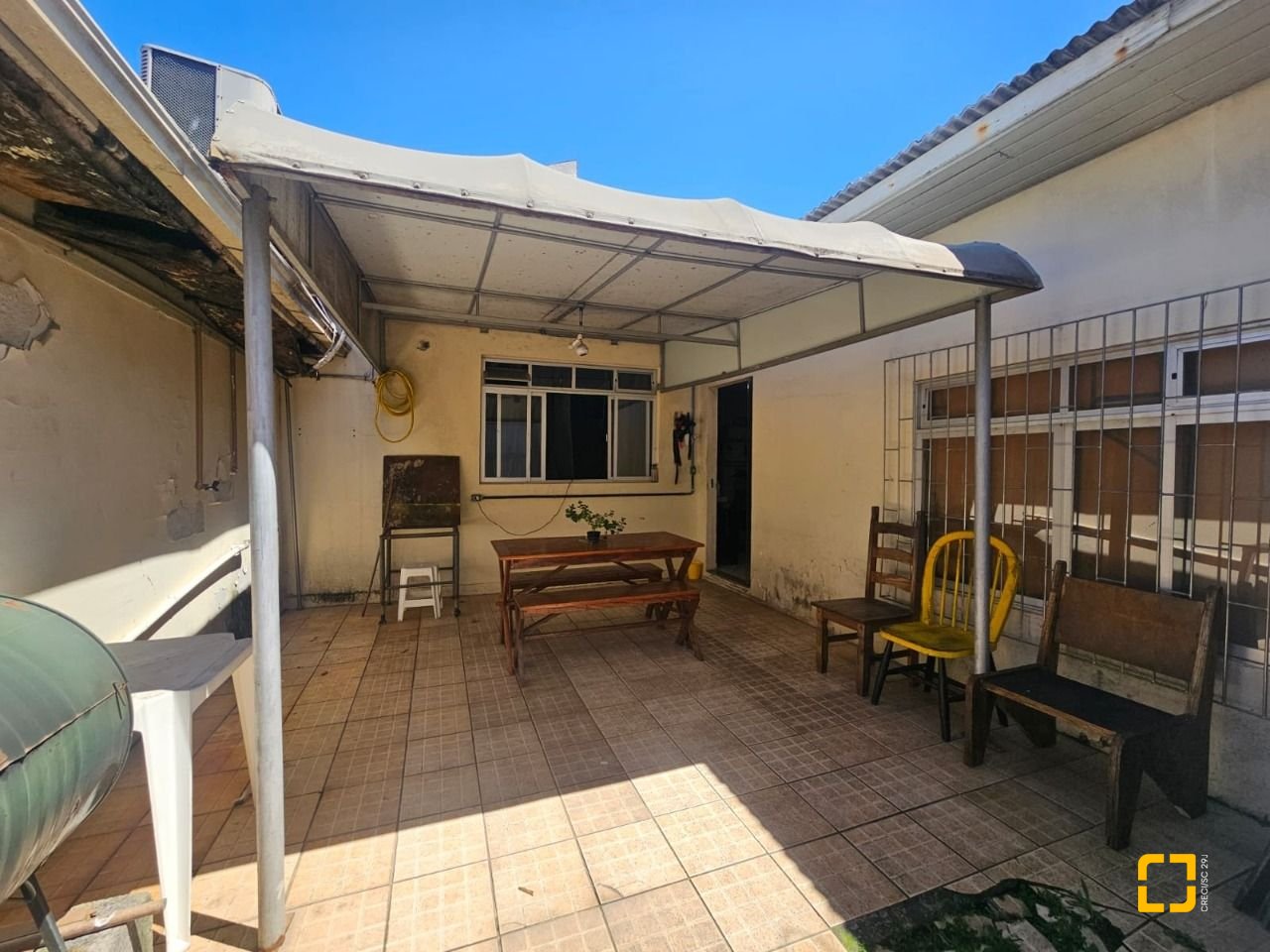Casa com 238m², no bairro Kobrasol em São José