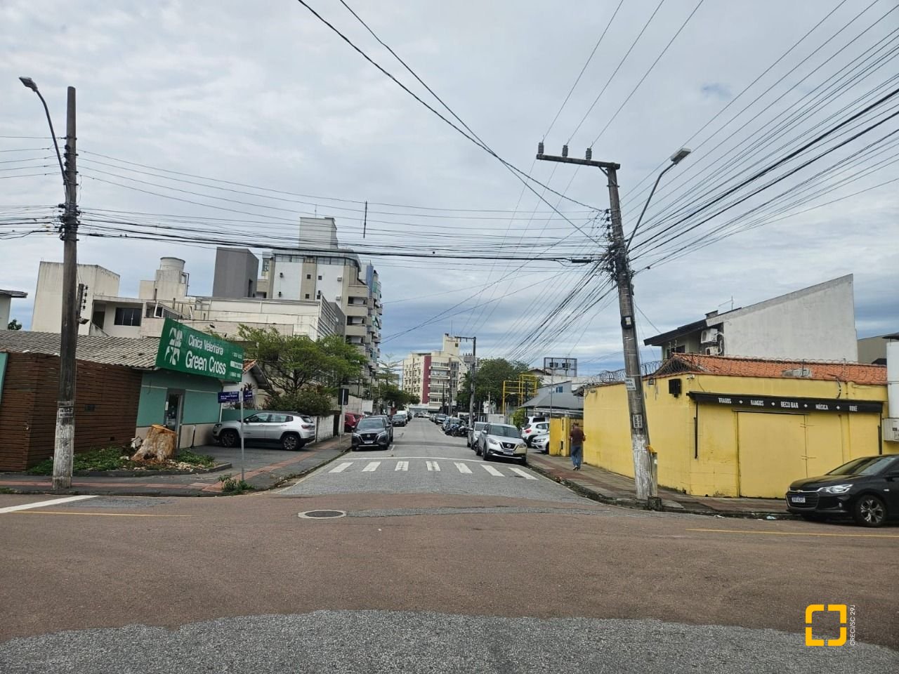 Casa com 238m², no bairro Kobrasol em São José