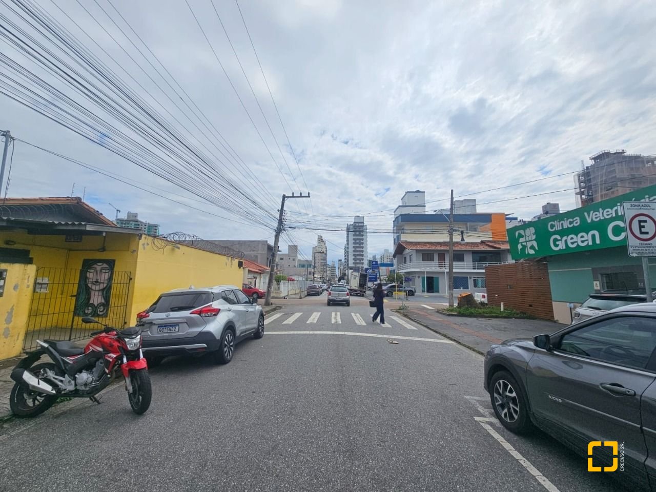 Casa com 238m², no bairro Kobrasol em São José
