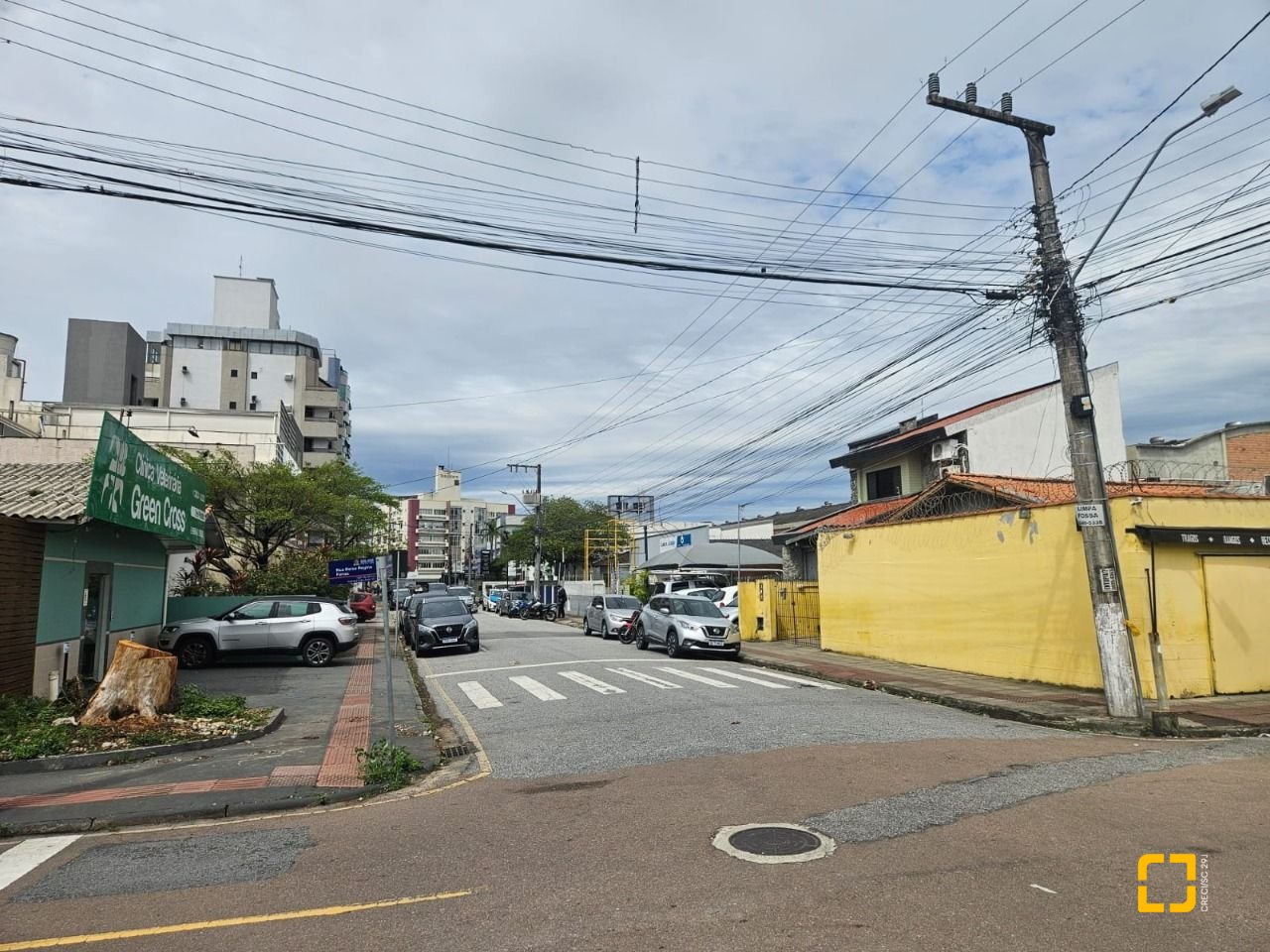 Casa com 238m², no bairro Kobrasol em São José