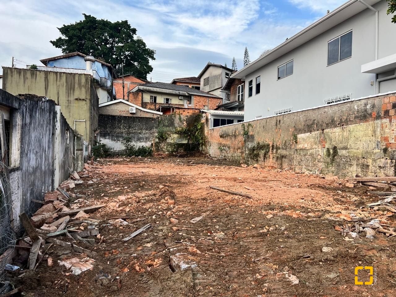Terreno com 280m², no bairro Prainha em Florianópolis