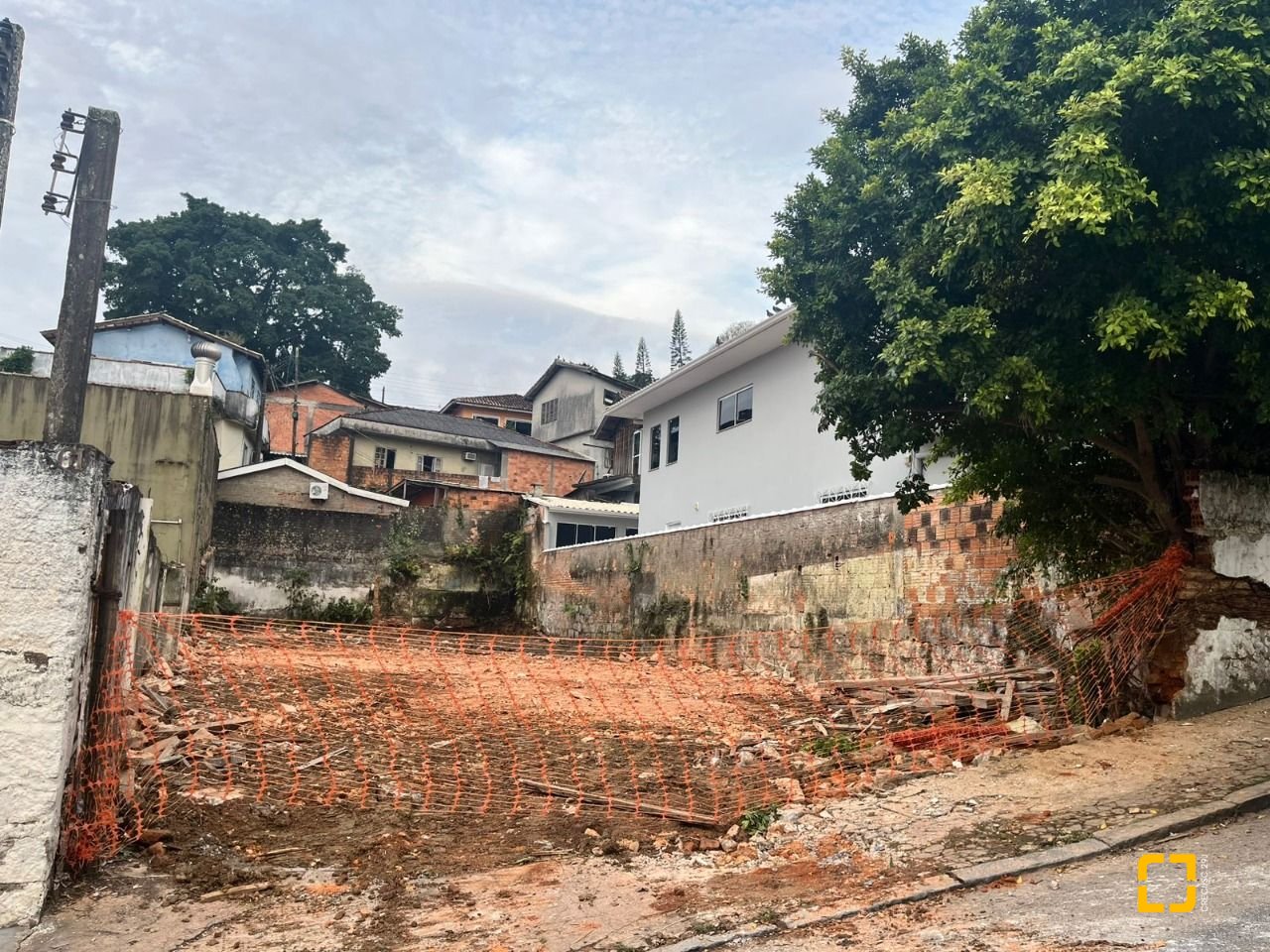 Terreno com 280m², no bairro Prainha em Florianópolis