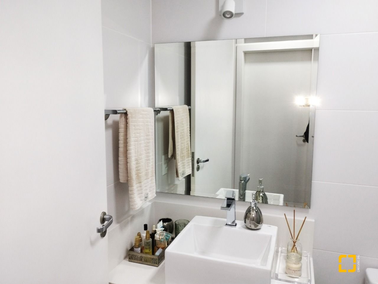 Apartamento com 72m², 3 quartos (sendo 1 suíte), 1 garagem, no bairro Pedra Branca em Palhoça