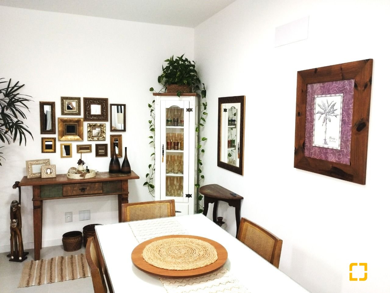 Apartamento com 72m², 2 quartos (sendo 1 suíte), 1 garagem, no bairro Pedra Branca em Palhoça
