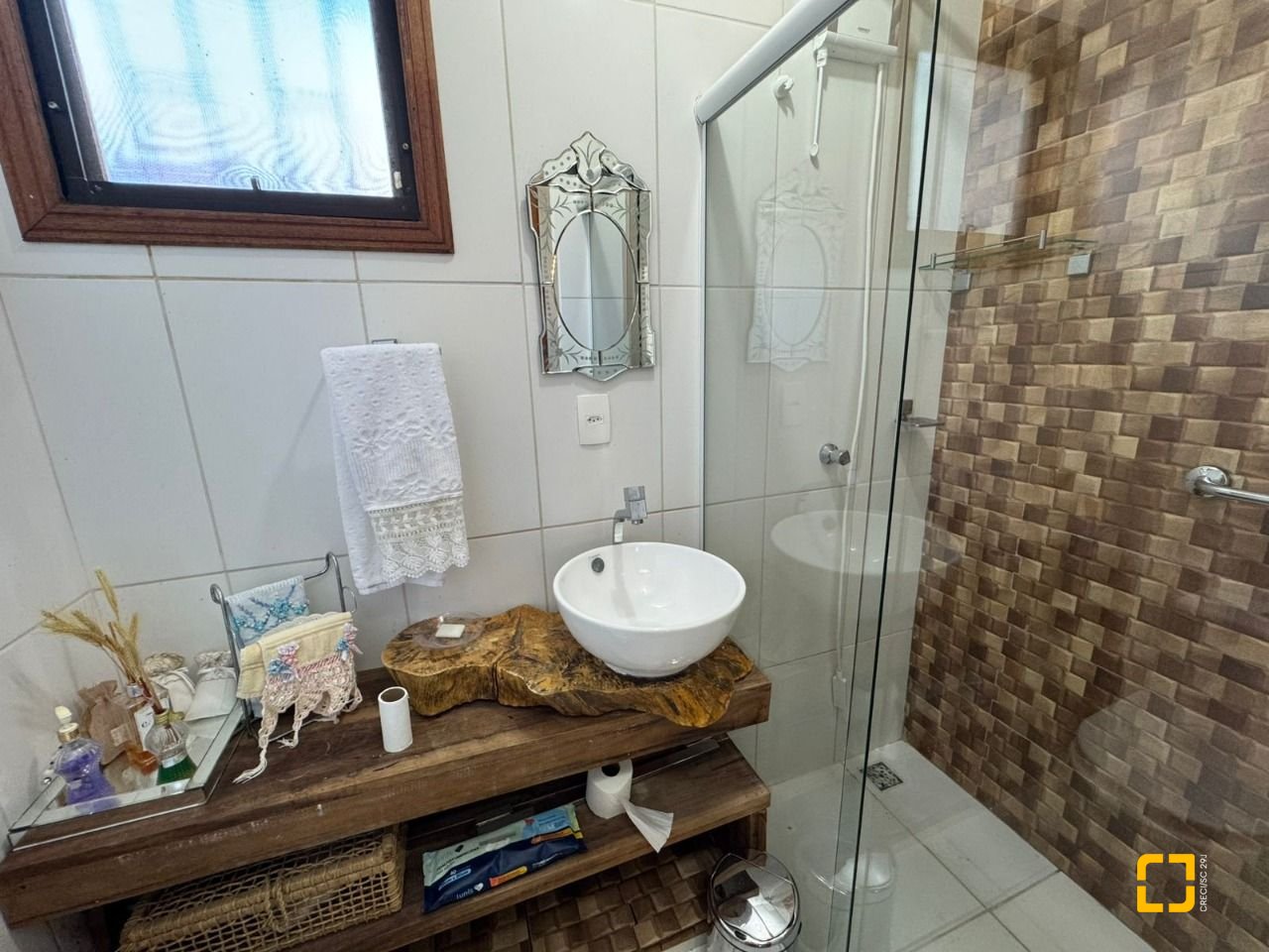 Casa com 280m², 8 quartos (sendo 4 suítes), 3 garagens, no bairro Jurerê em Florianópolis