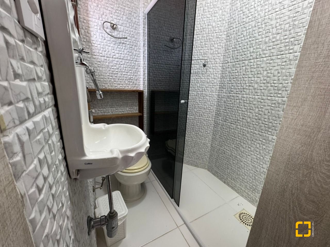 Casa com 280m², 8 quartos (sendo 4 suítes), 3 garagens, no bairro Jurerê em Florianópolis