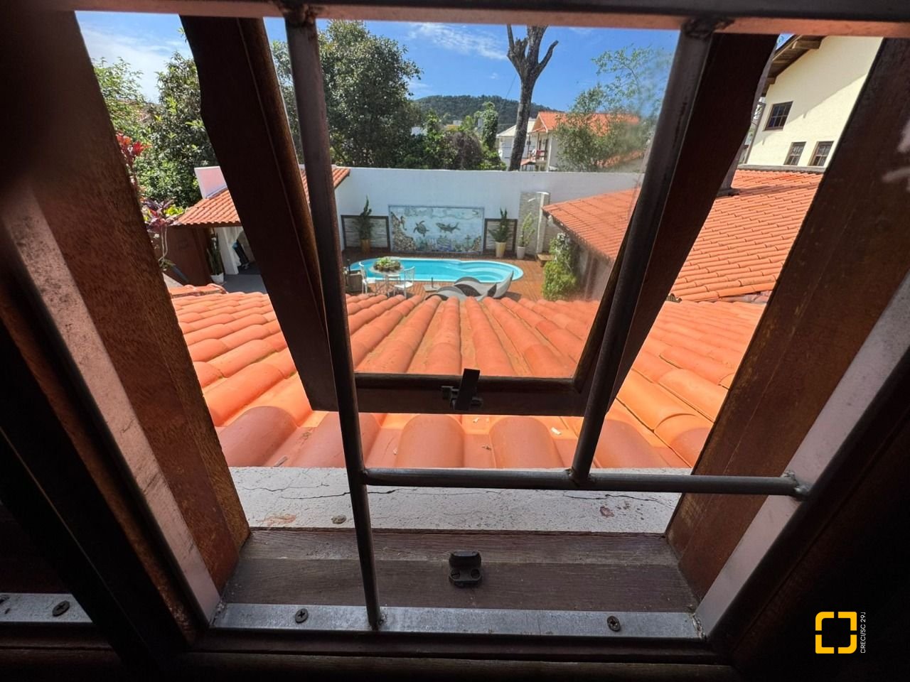 Casa com 280m², 8 quartos (sendo 4 suítes), 3 garagens, no bairro Jurerê em Florianópolis