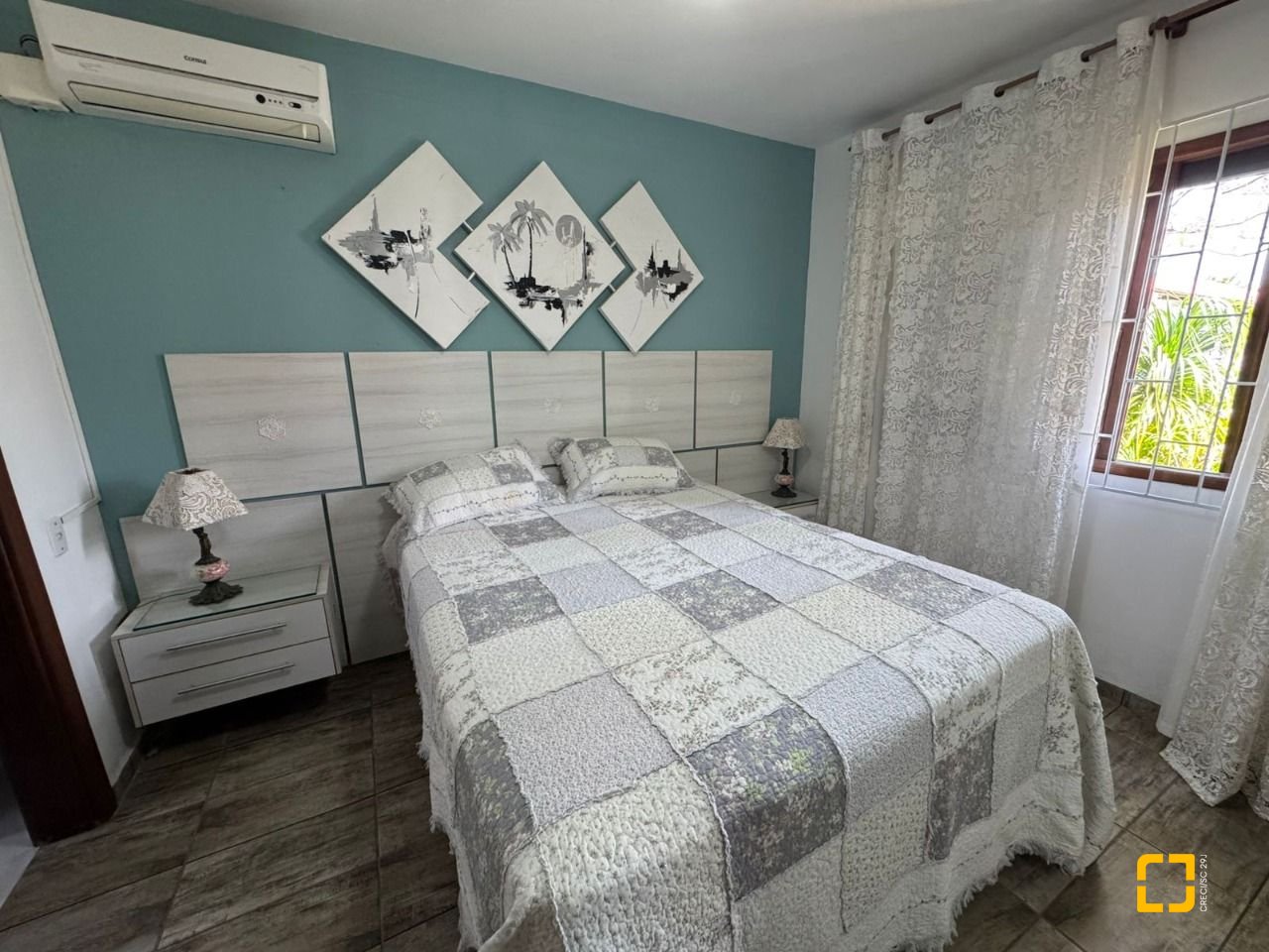 Casa com 280m², 8 quartos (sendo 4 suítes), 3 garagens, no bairro Jurerê em Florianópolis