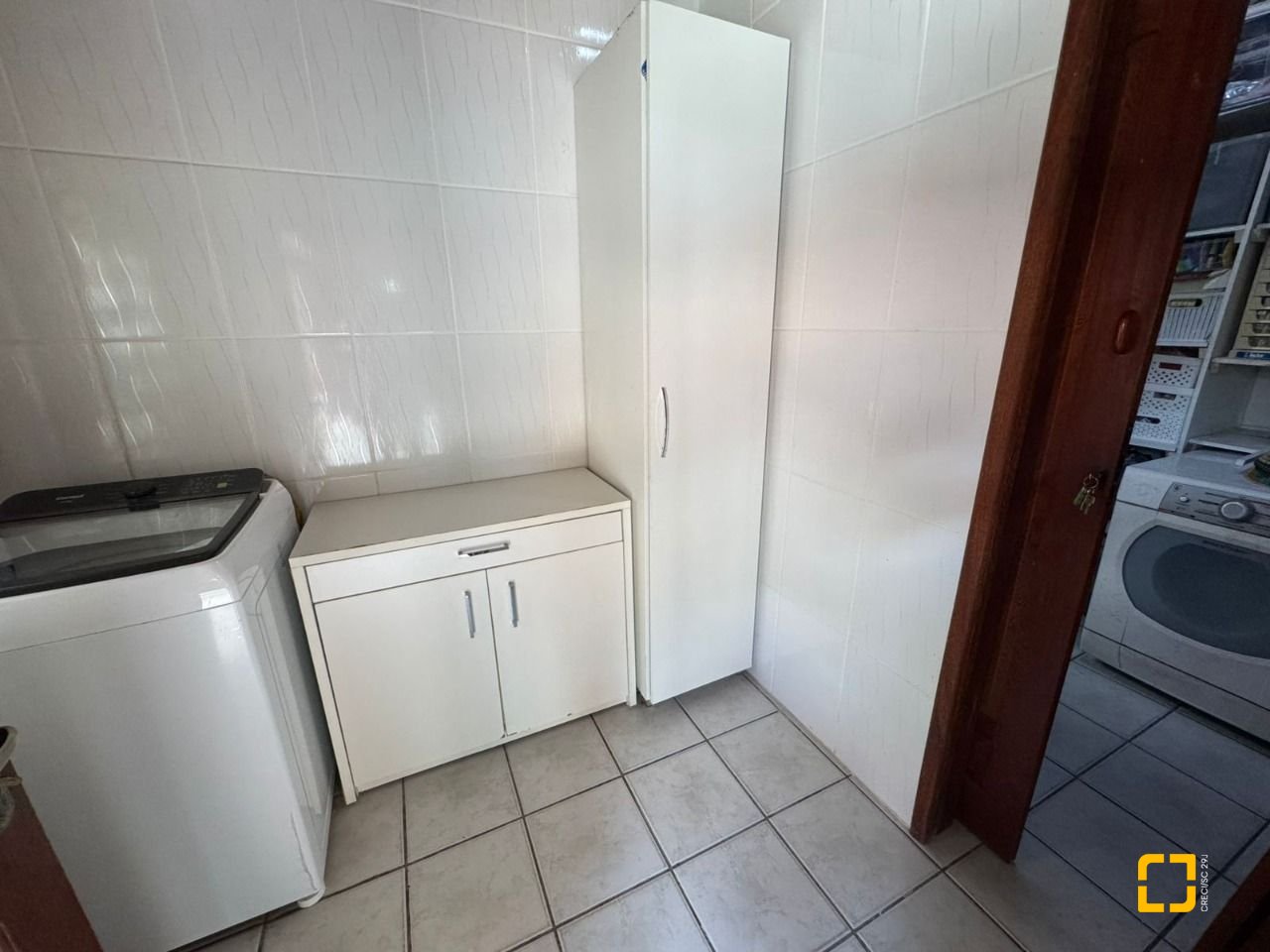 Casa com 280m², 8 quartos (sendo 4 suítes), 3 garagens, no bairro Jurerê em Florianópolis