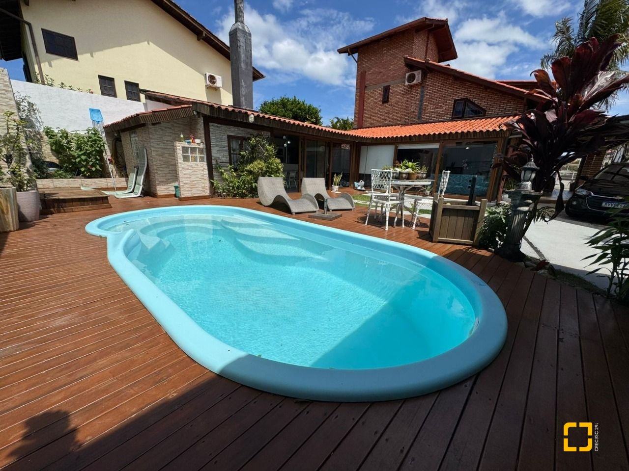 Casa com 280m², 8 quartos (sendo 4 suítes), 3 garagens, no bairro Jurerê em Florianópolis