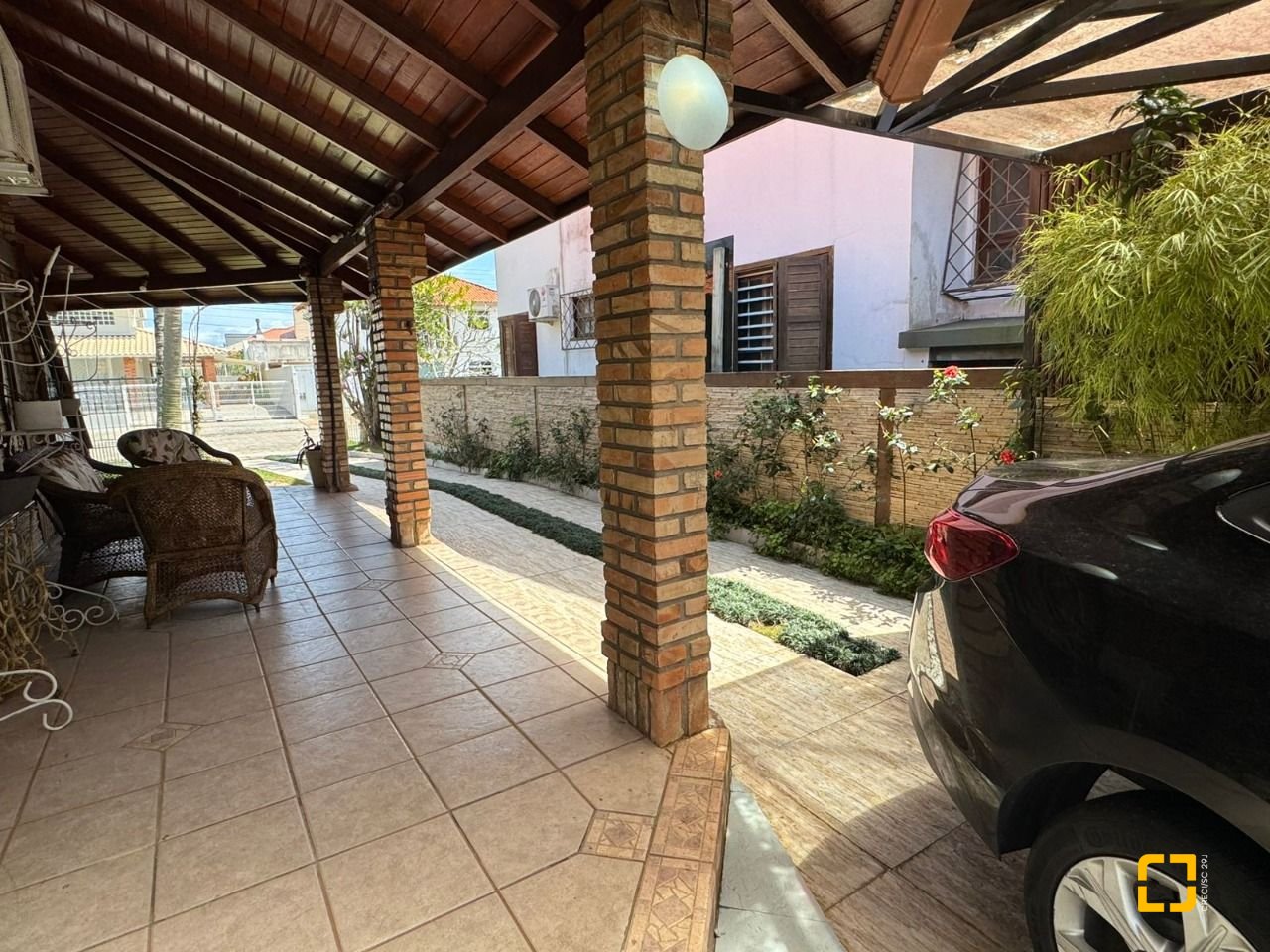Casa com 280m², 8 quartos (sendo 4 suítes), 3 garagens, no bairro Jurerê em Florianópolis