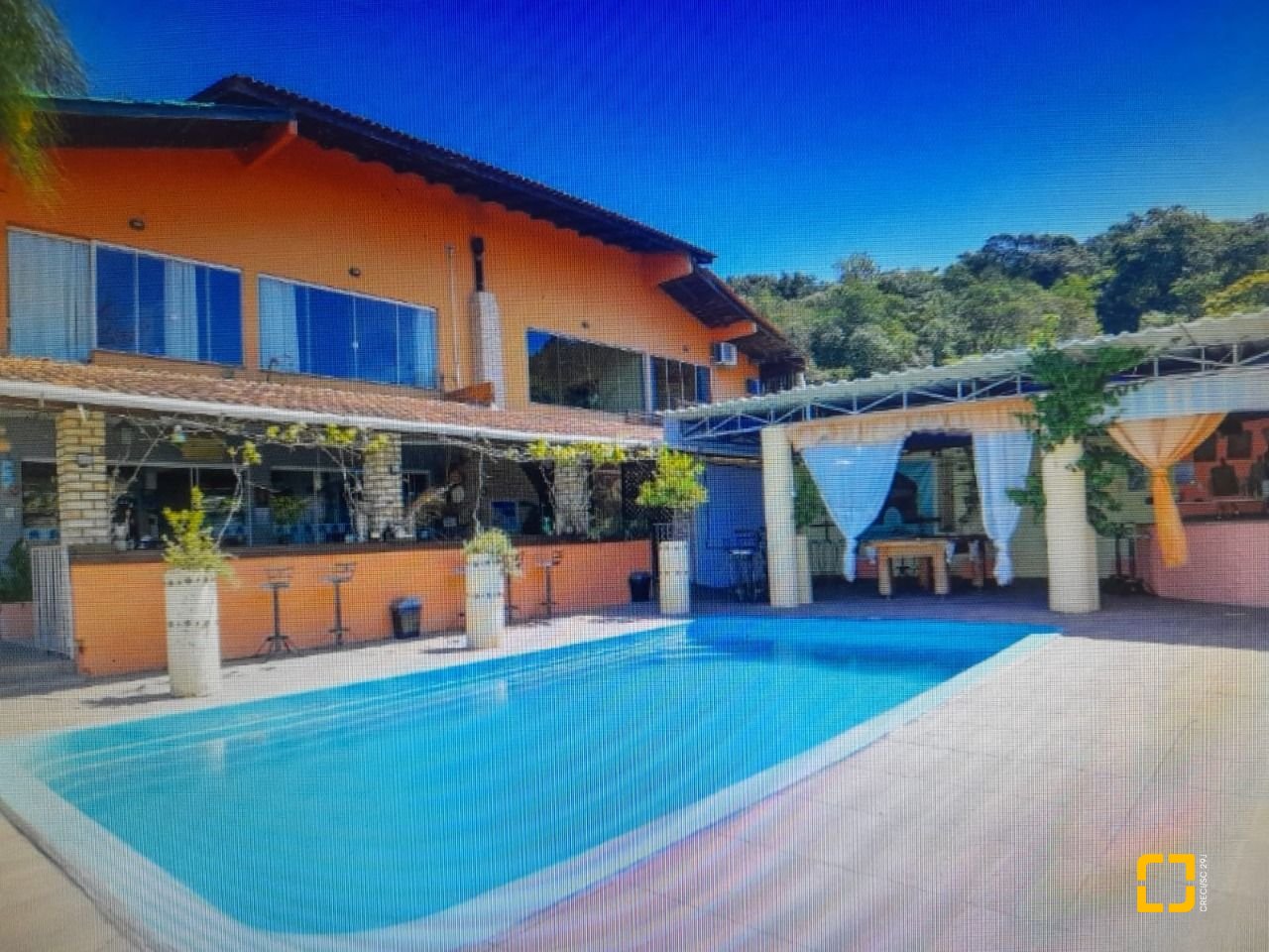 Casa com 1000m², 4 quartos (sendo 4 suítes), 4 garagens, no bairro São Miguel (Guaporanga) em Biguaçu