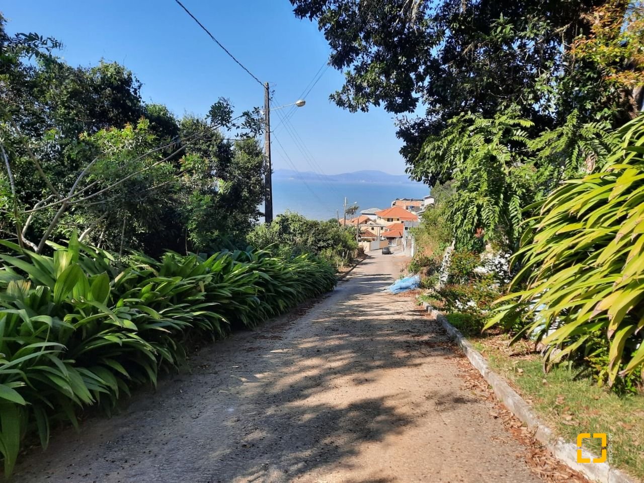 Casa com 1000m², 4 quartos (sendo 4 suítes), 4 garagens, no bairro São Miguel (Guaporanga) em Biguaçu