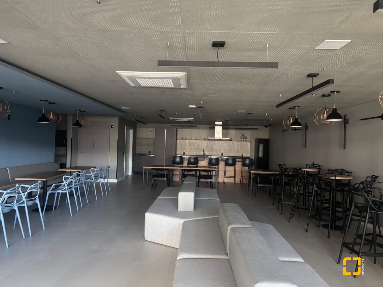 Studio com 32m², 1 quarto, 1 garagem, no bairro Trindade em Florianópolis