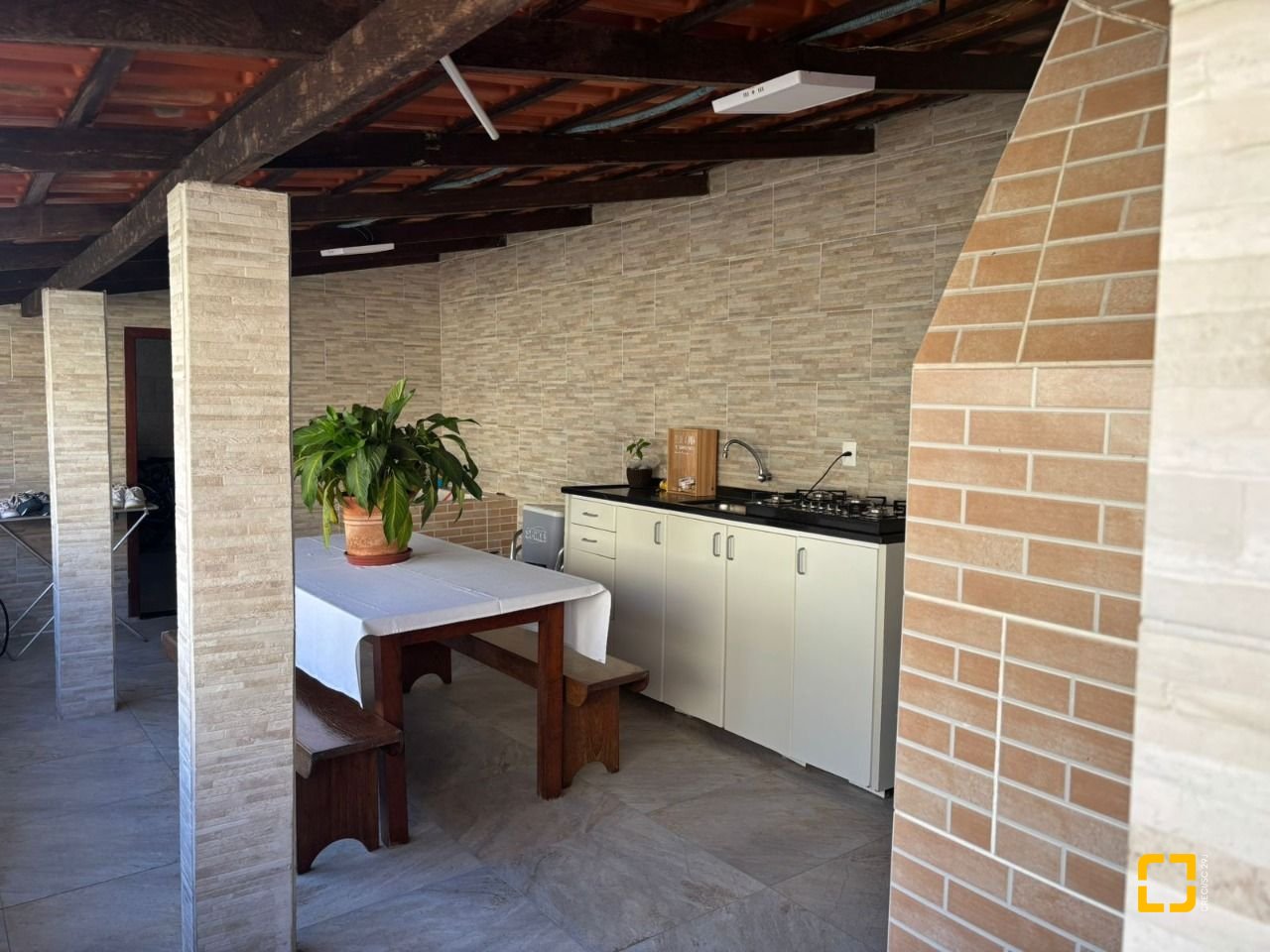 Casa com 177m², 4 quartos, 4 garagens, no bairro Jardim Atlântico em Florianópolis