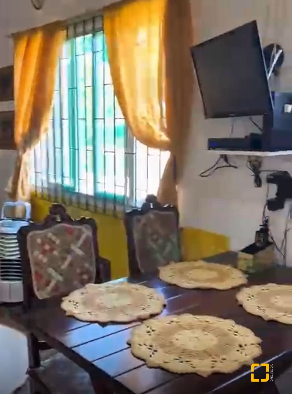 Casa com 58m², 1 quarto, 1 garagem, no bairro Cachoeira do Bom Jesus em Florianópolis